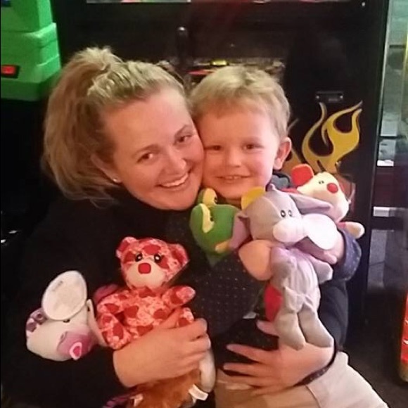 Meet your posher. - Picture 8 of 8